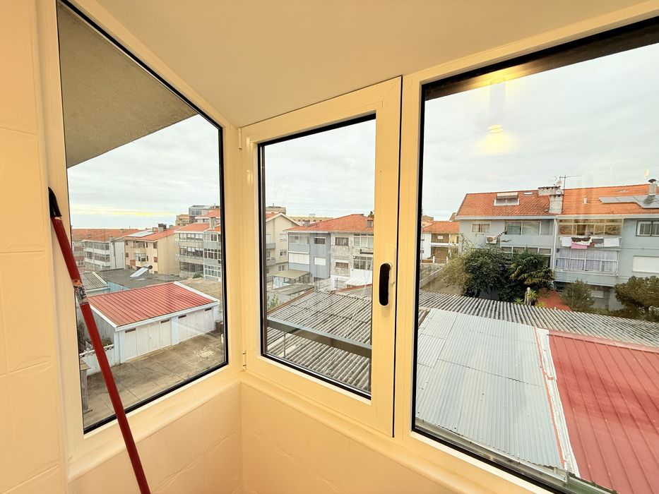 Quarto individual mobilado com despesas incluidas - livre 13Maio