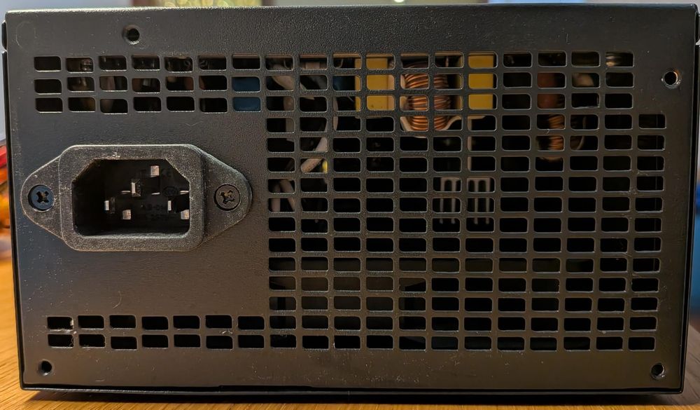 Fonte de alimentação Kolink Core 500W