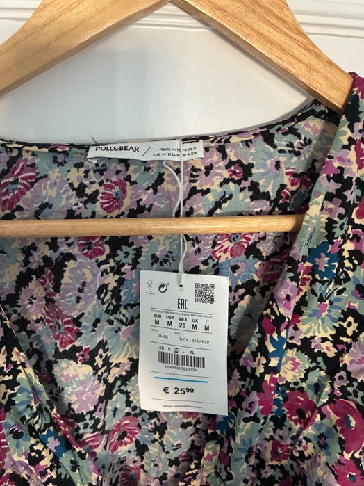 Blusa flores pull & bear