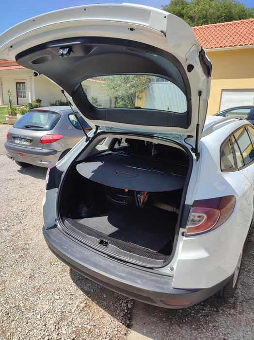 RENAULT MEGANE III Grandtour 1.5 dci – Bem Estimado