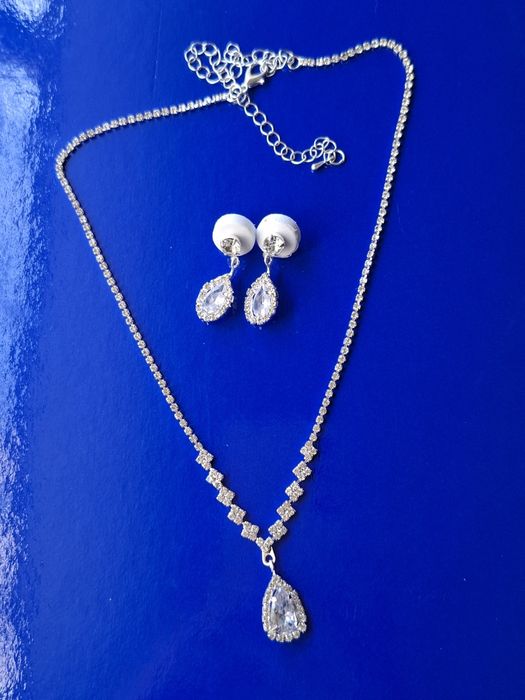 Conjunto colar e brincos de brilhantes I
