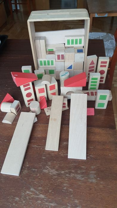 Конструктор дитячий з дерев'яних деталей