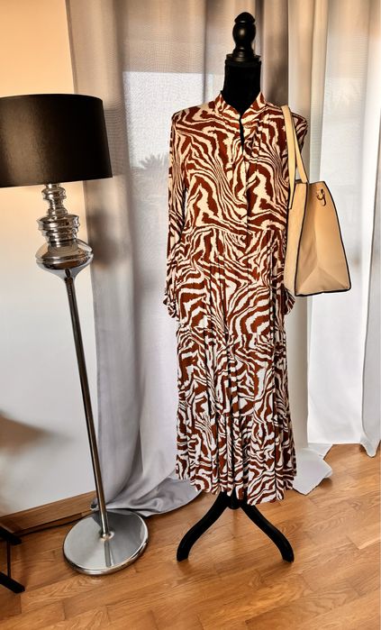 Vestido comprido, novo, padrão Zebra em camel e branco