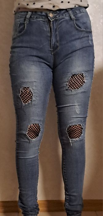 Джинси з сіточками
 - ширина в поясі 35 см
 - довжина ніг 84 см
 -