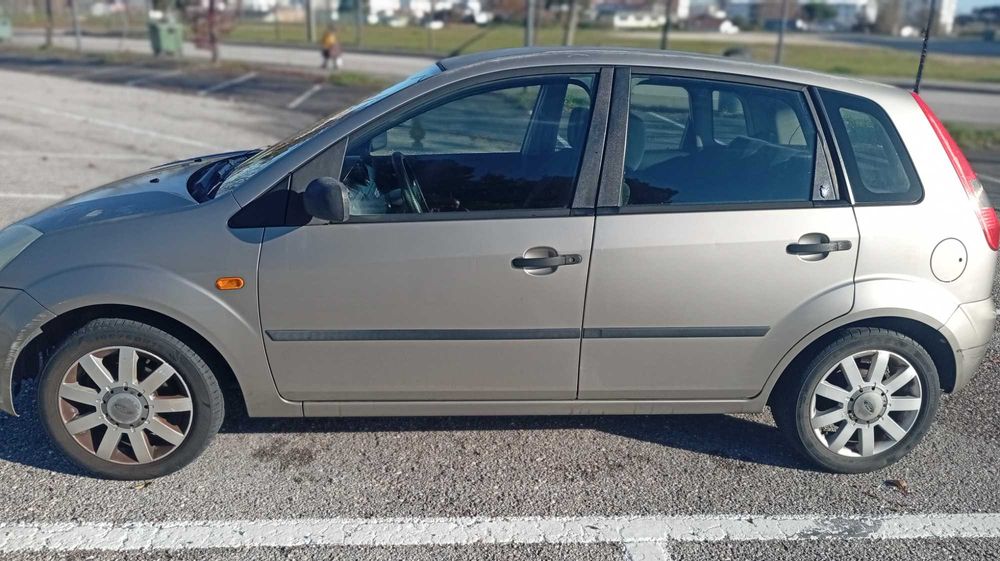 Ford Fiesta ghia 1.2  2004