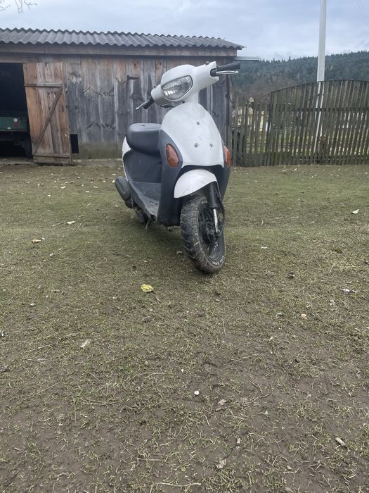 Suzuki lets 4 скутер