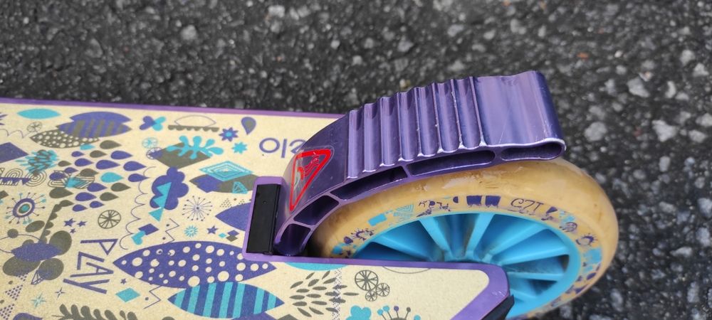 Trotinete com travão e suspensão evolutiva criança