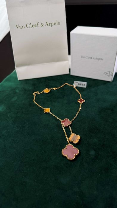 Колье из желтого золота  в стилеVan Cleef &Arpels