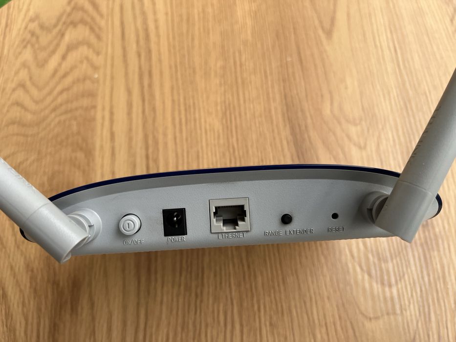 Wzmacniacz TP-LINK TL-WA830RE.