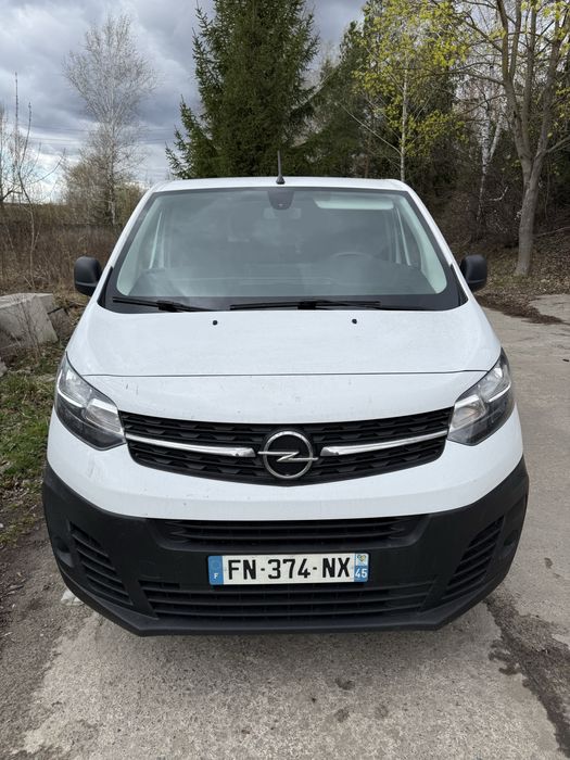 Бампер взборі з решіткою Opel Vivaro C(|||) 2019-2025 морда