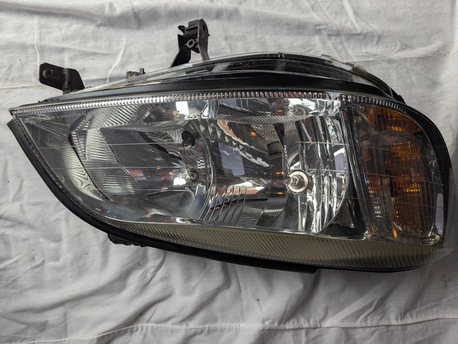 Фара передня права Опель Зафіра А Opel Zafira A 90582022, 89100055