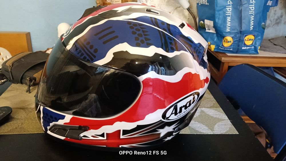 Capacete arai novo.