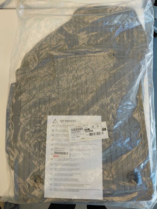 Tapetes completos Originais TOYOTA PRIUS ano 2011