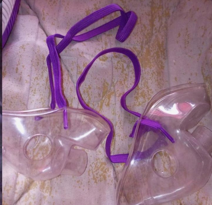 В наявності.Небулайзер компресорний + 2 шт небуломакс