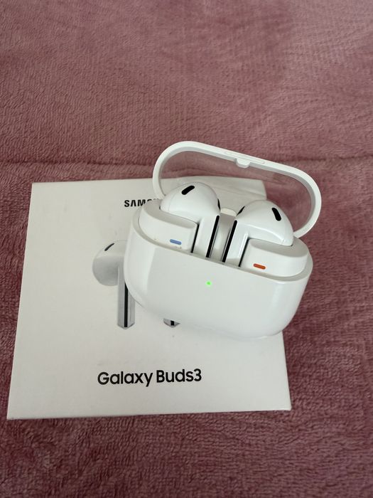Samsung Galaxy Buds 3 brancos