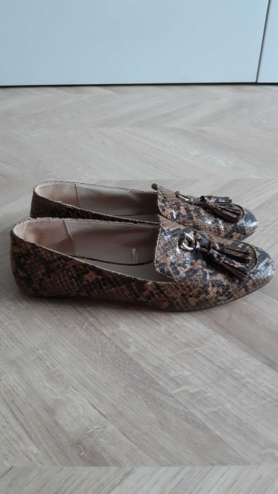 Sapatos/ mocassins rasos com padrão animal