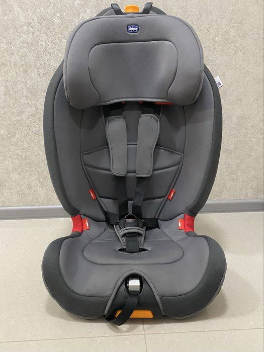 Дитяче автокрісло Chicco Gro-Up (9-36кг)