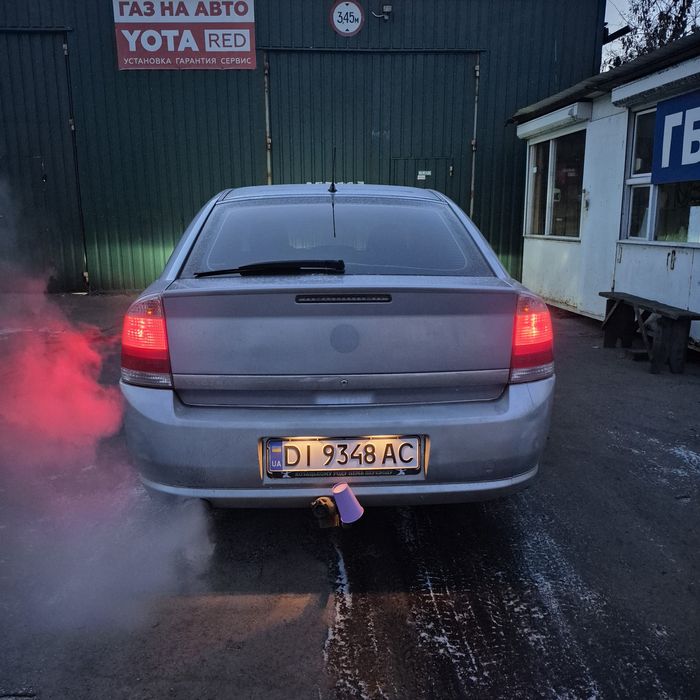 Продам опель вектра.1.8