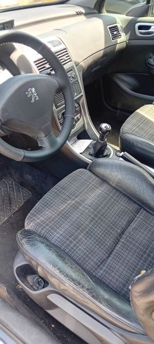 Peugeot 307 2.0 em bom estado geral
