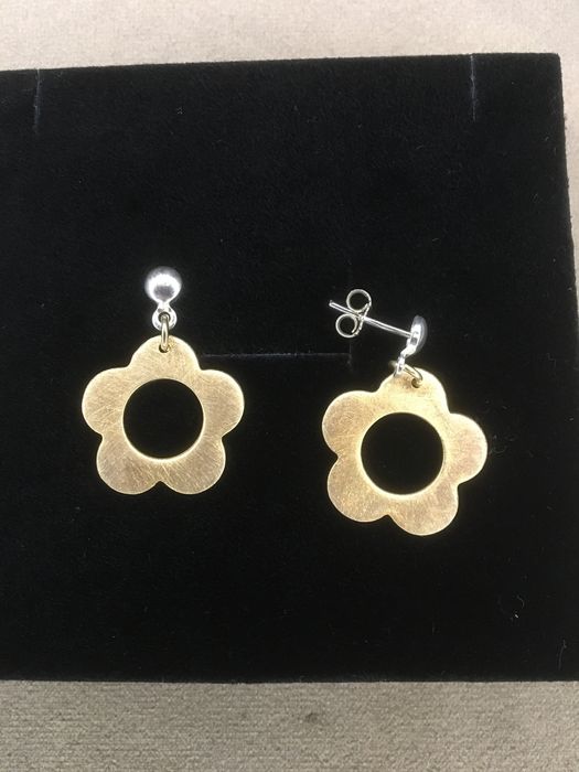 Brincos em prata e prata dourada