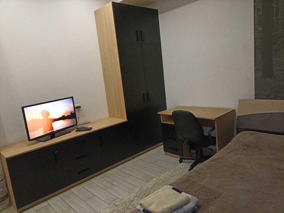 Центр мНаучная, рядом госпиталь, неотложка. Посуточно уютная квартира.