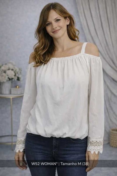 blusa de chiffon branca com ombros descobertos, da marca portuguesa W52 Woman