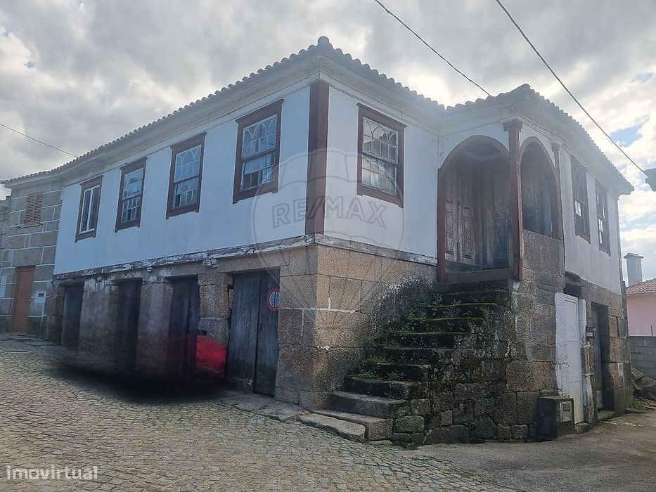 Moradia T5 para venda