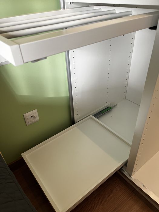 Wieszak na spodnie i wysuwana taca na buty Ikea