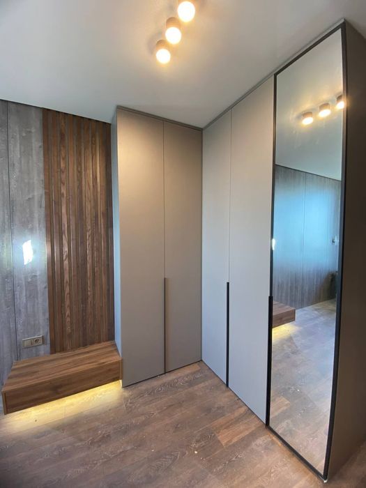 Меблі під замовлення/Кухні/Шафи/Гардеробні