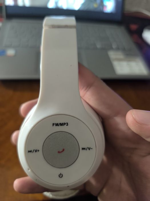 Навушники вживані KLGO