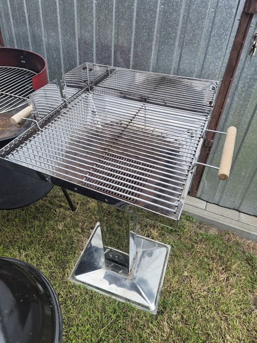 Grill węglowy gril
