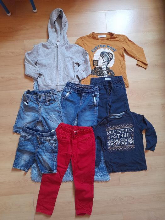 Roupa Criança 4/6 cada 2,50eur ou 15eur Lote