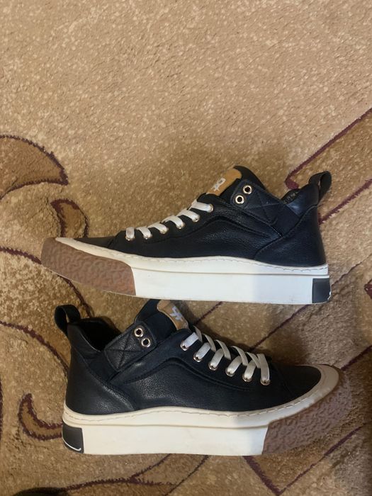Кросівки від INGENUITY