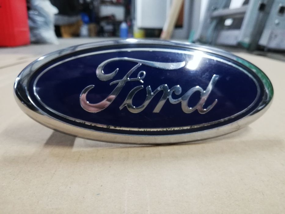 Emblemat znaczek logo Ford w grill przedni Ford Focus mk2 i C-max
