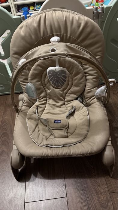 Крісло-гойдалка Chicco Hoopla темно-бежеве