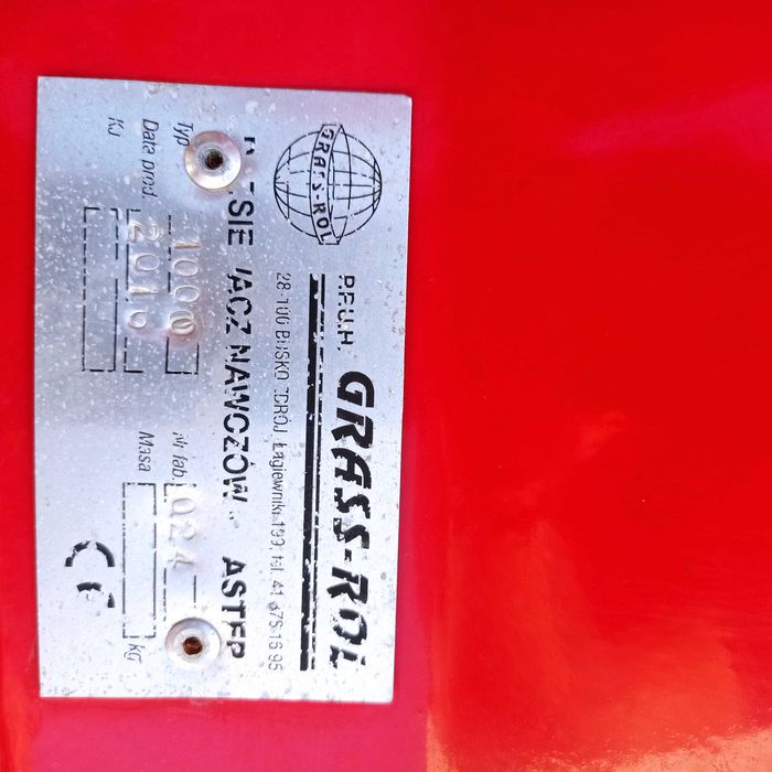 Rozsiewacz dwutarczowy MASTER 1000KG Grass-Rol