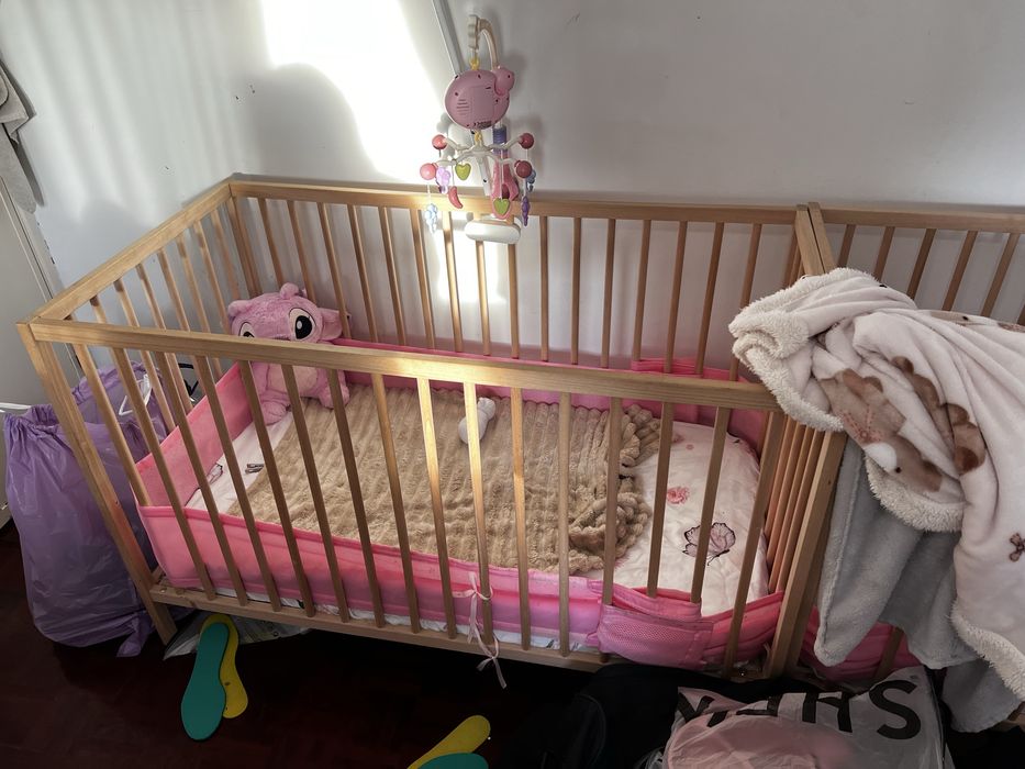Berço de bebe ja com o colchão
