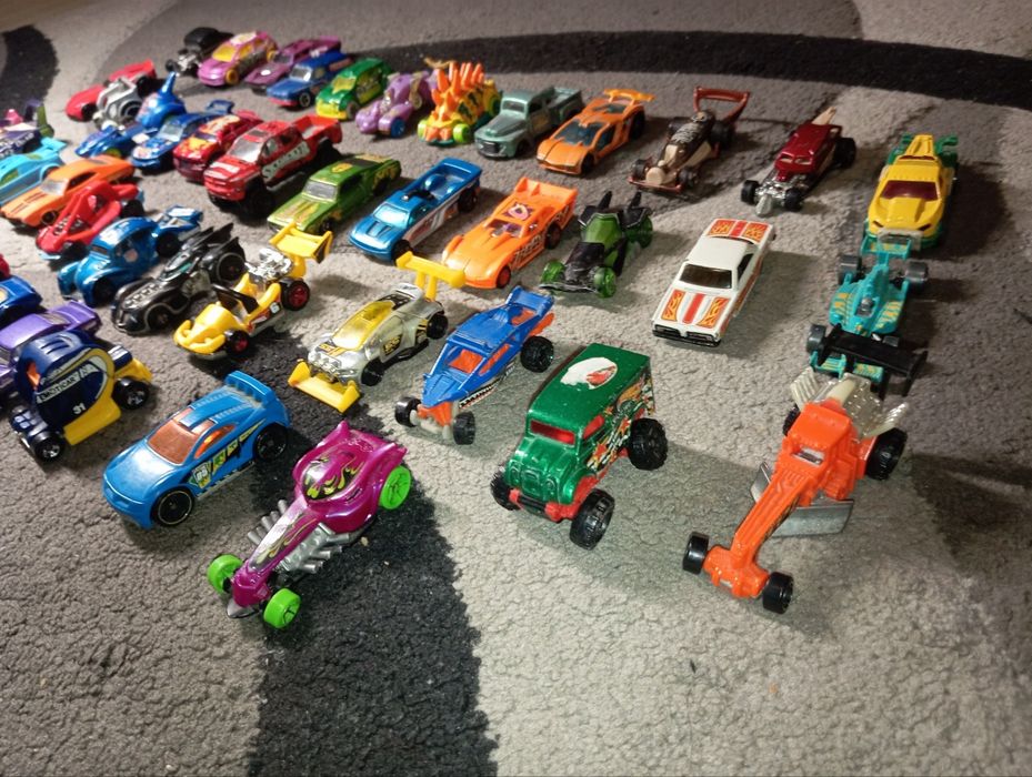 Набір машинок Hot Wheels(Від 2 машинок)VD