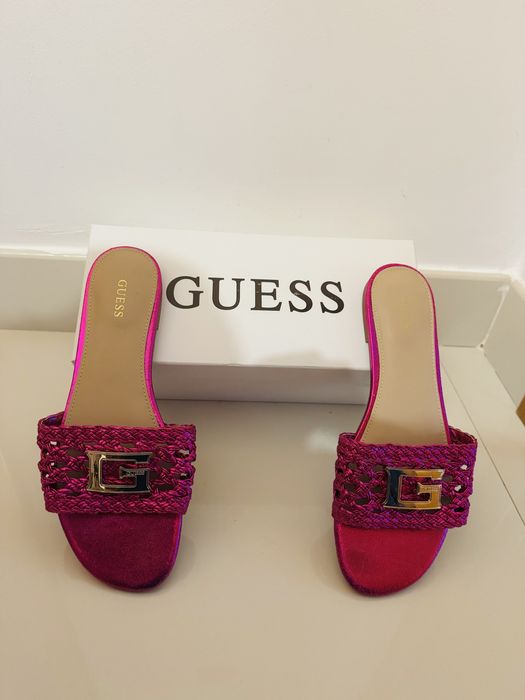 Chinelos Guess novos! Tamanho 39
