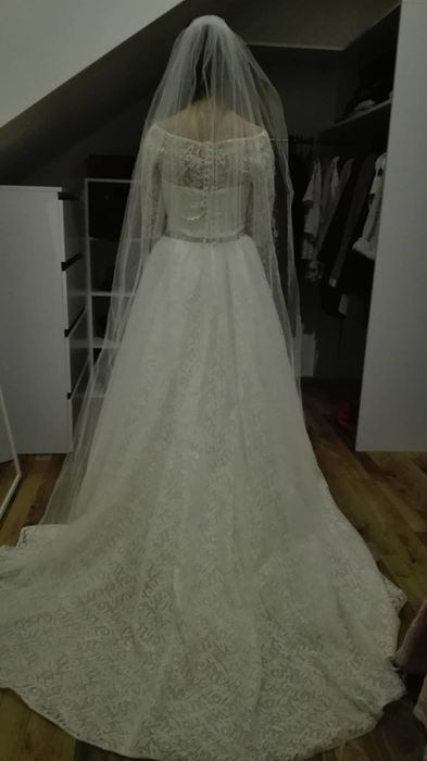 Koronkowa suknia ślubna r. 36