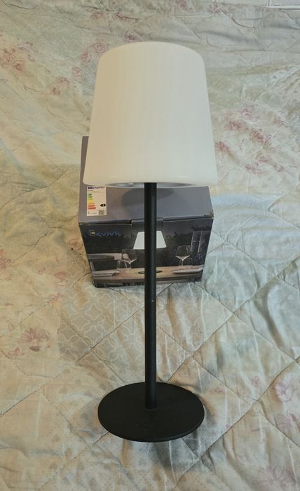 Lampka stołowa bezprzewodowa rgb