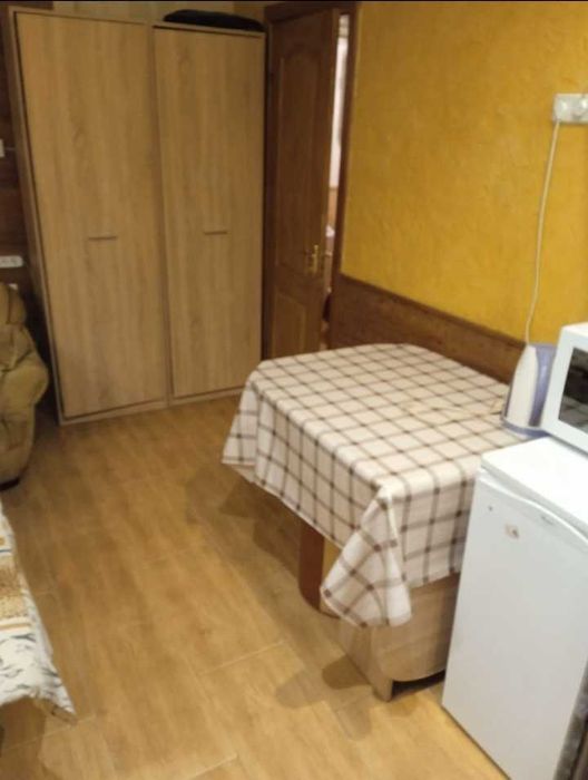 1- кімнатна квартира, близький центр, 1-3 людини вул. К. Левицького