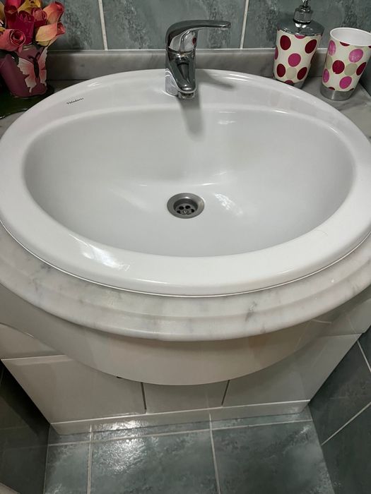 Móvel com Lavatório de WC