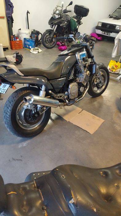 Yamaha FZX 750CC