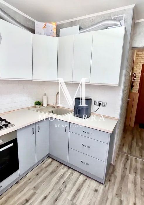 Продаж 1 кім квартири з газом та ремонтом Лівий Берег, Дарницький район  метро Вирлиця, Бориспільська