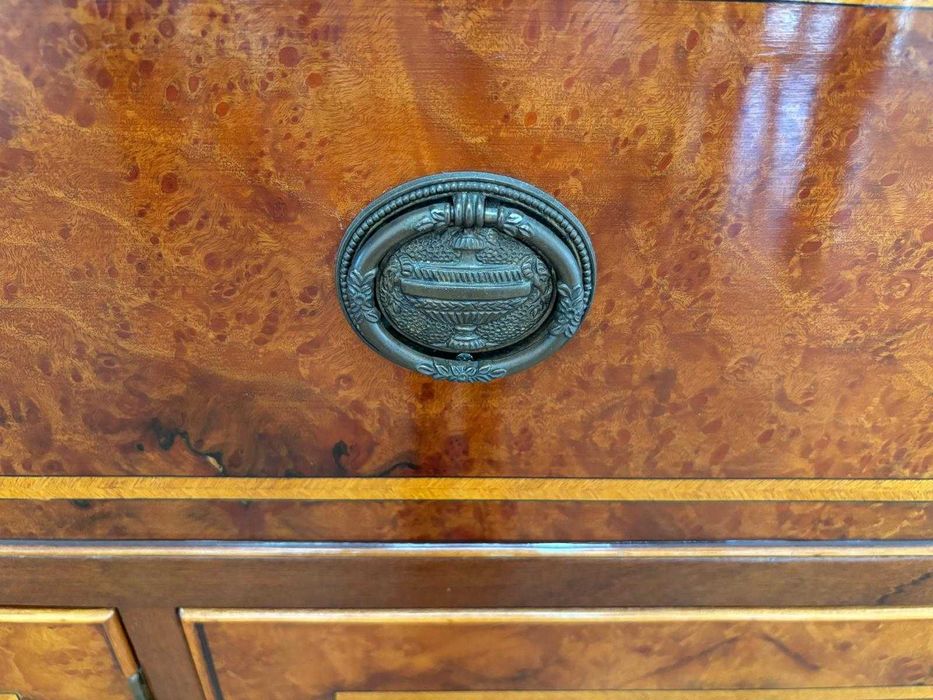 Aparador em raiz de nogueira com gavetas para faqueiro