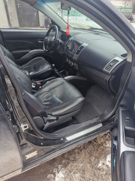 Mitsubishi Outlandar 2007, 6500 $