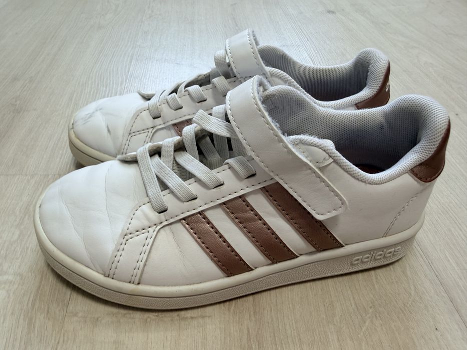 Віддам кросівки