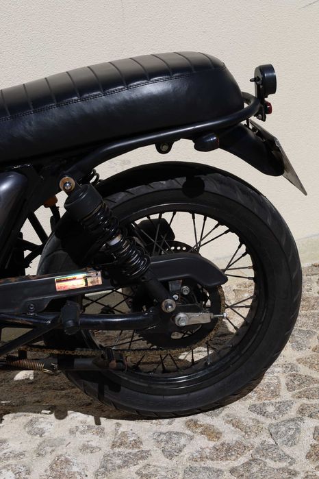 Bluroc Legend 125 Café Racer 2021 – 10.100 km – Estado impecável