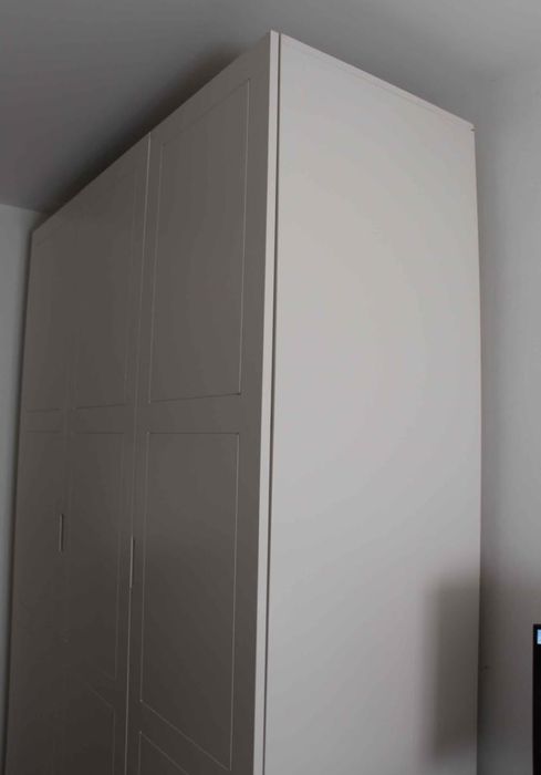 Roupeiro branco c/ 3 portas